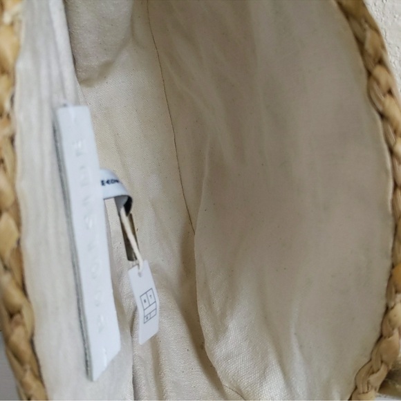 POOLSIDE The Maxine Embroidered Daisy Woven Purse - Picture 14 of 15